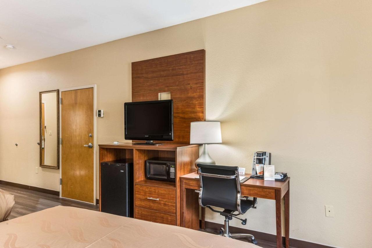 Quality Inn & Suites Hendersonville - Flat Rock Εξωτερικό φωτογραφία