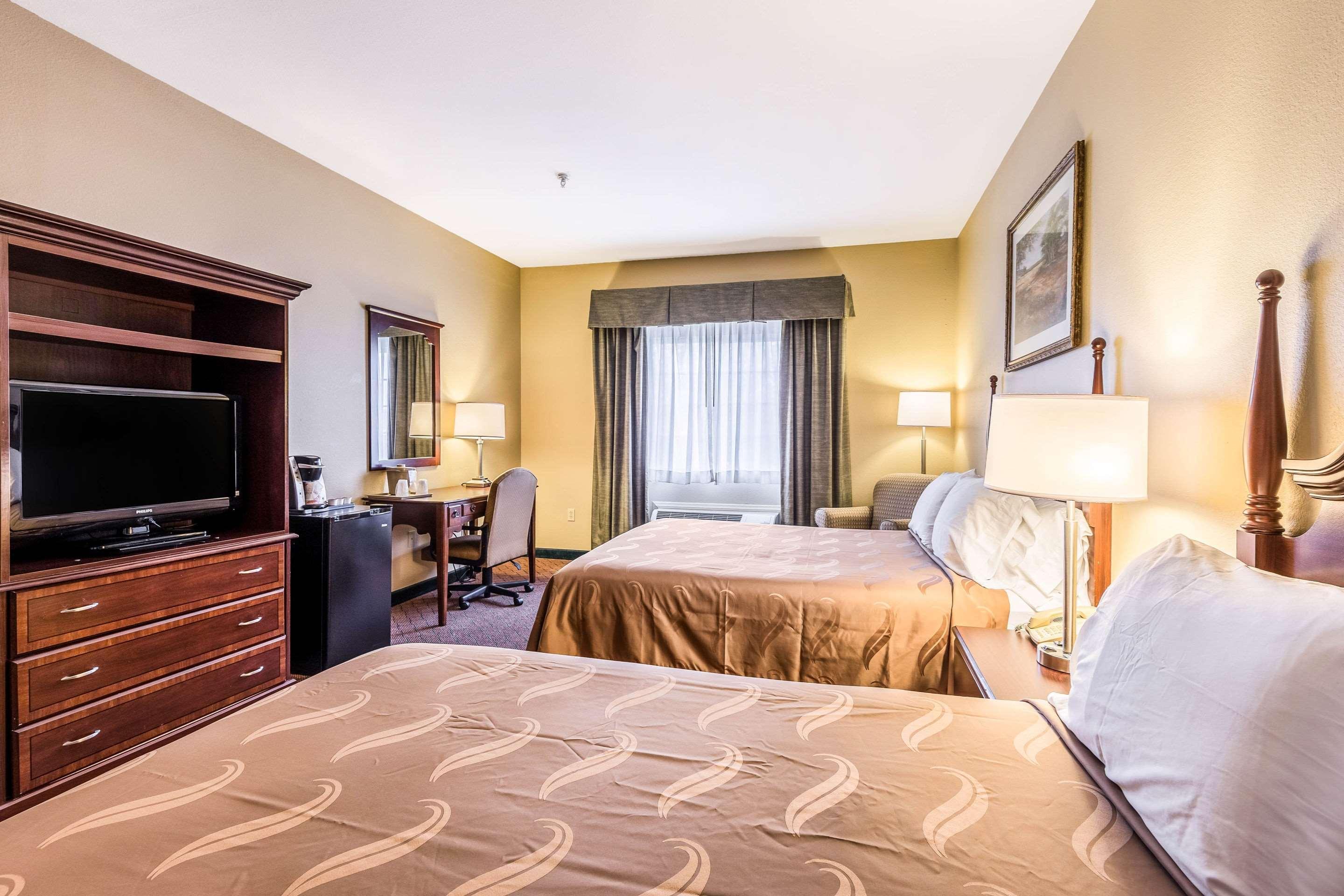 Quality Inn & Suites Hendersonville - Flat Rock Εξωτερικό φωτογραφία