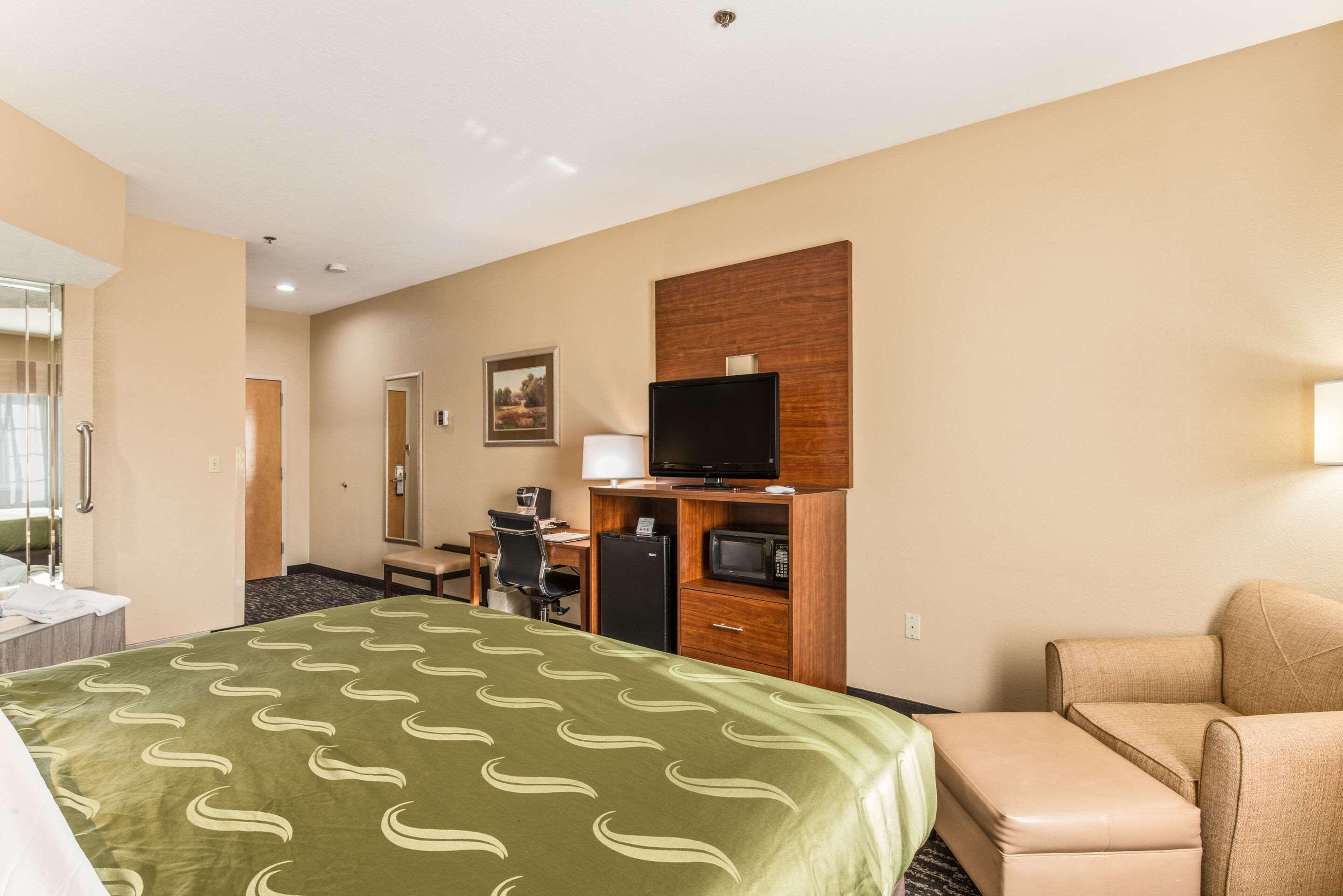 Quality Inn & Suites Hendersonville - Flat Rock Εξωτερικό φωτογραφία