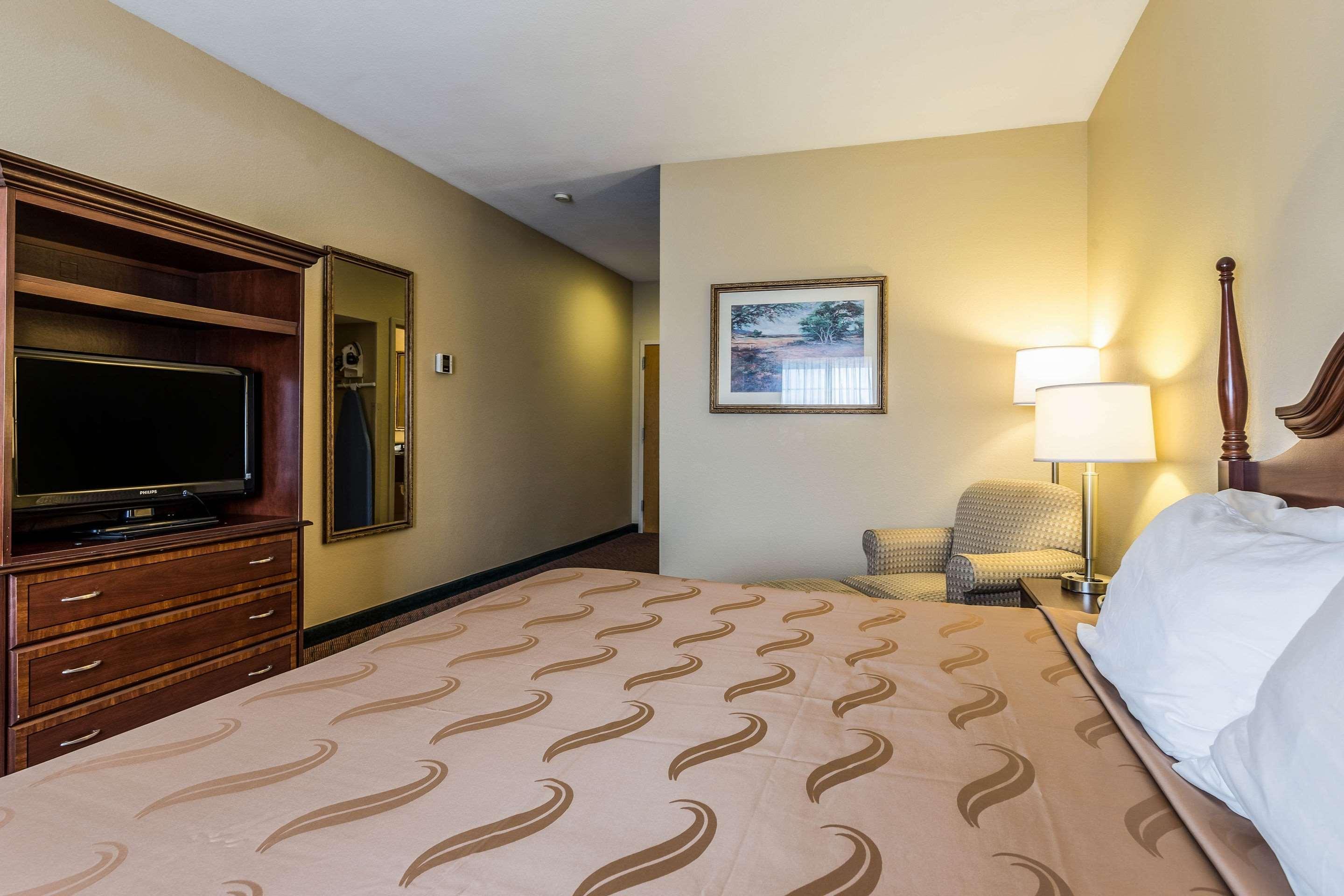 Quality Inn & Suites Hendersonville - Flat Rock Εξωτερικό φωτογραφία