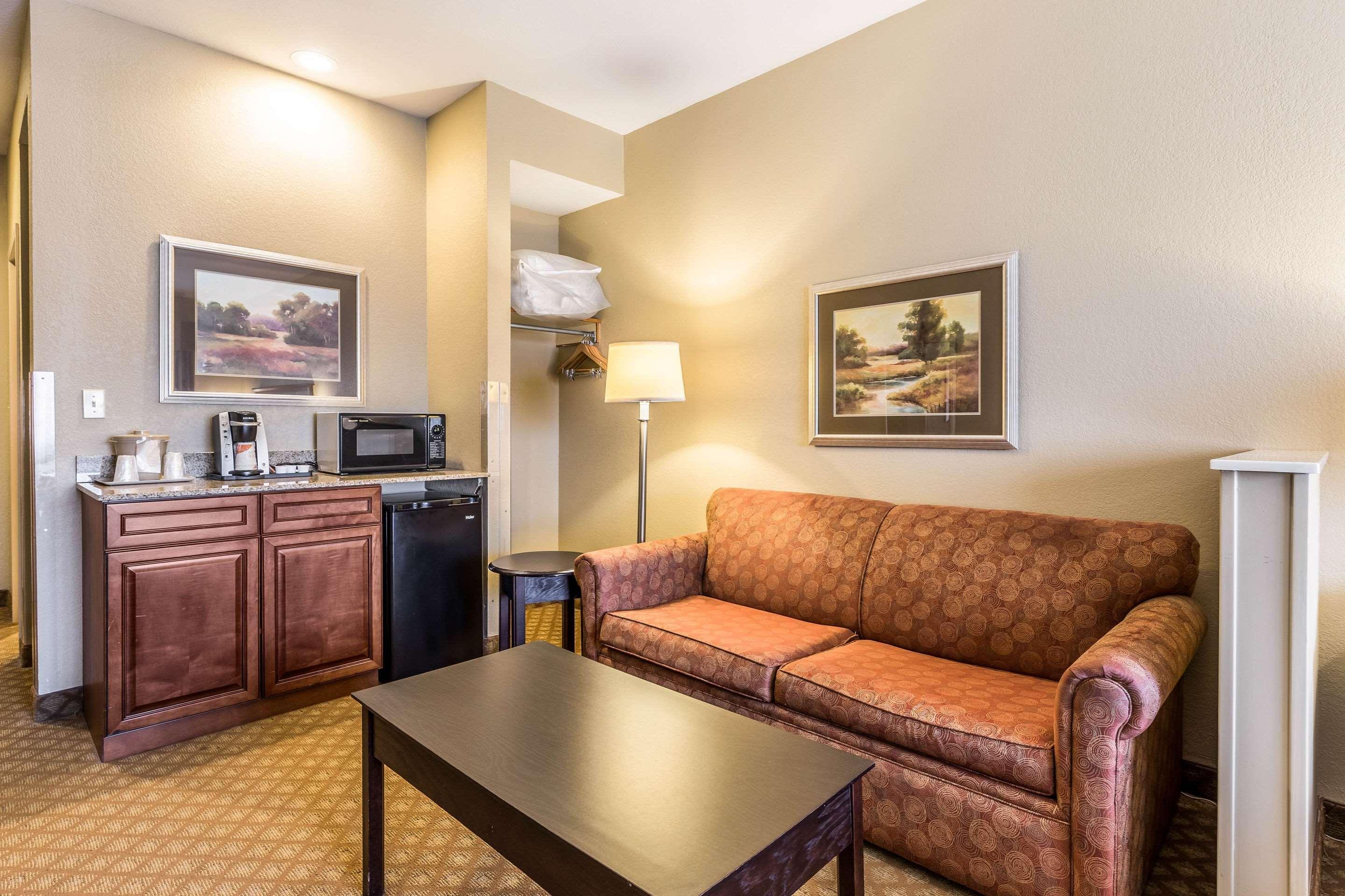 Quality Inn & Suites Hendersonville - Flat Rock Εξωτερικό φωτογραφία