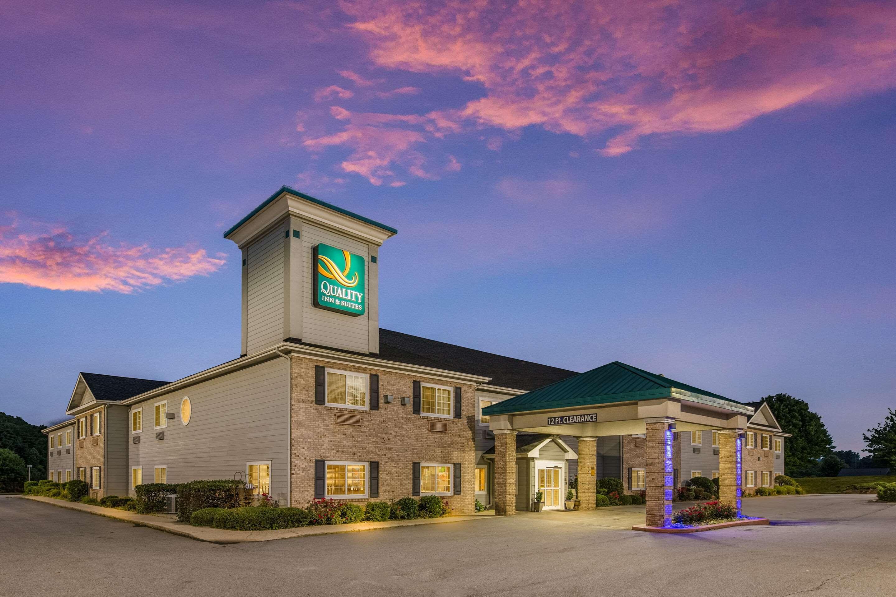 Quality Inn & Suites Hendersonville - Flat Rock Εξωτερικό φωτογραφία