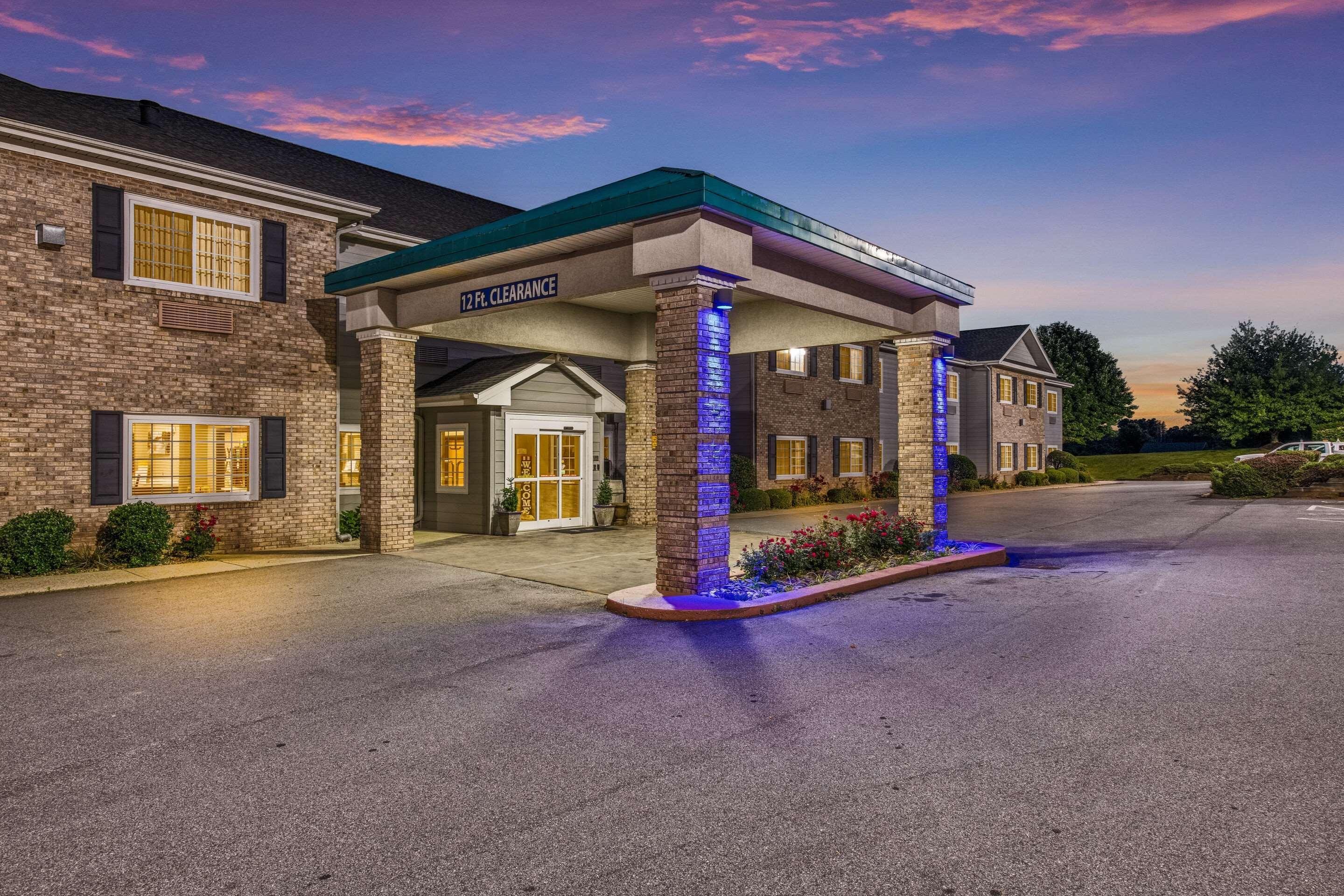 Quality Inn & Suites Hendersonville - Flat Rock Εξωτερικό φωτογραφία
