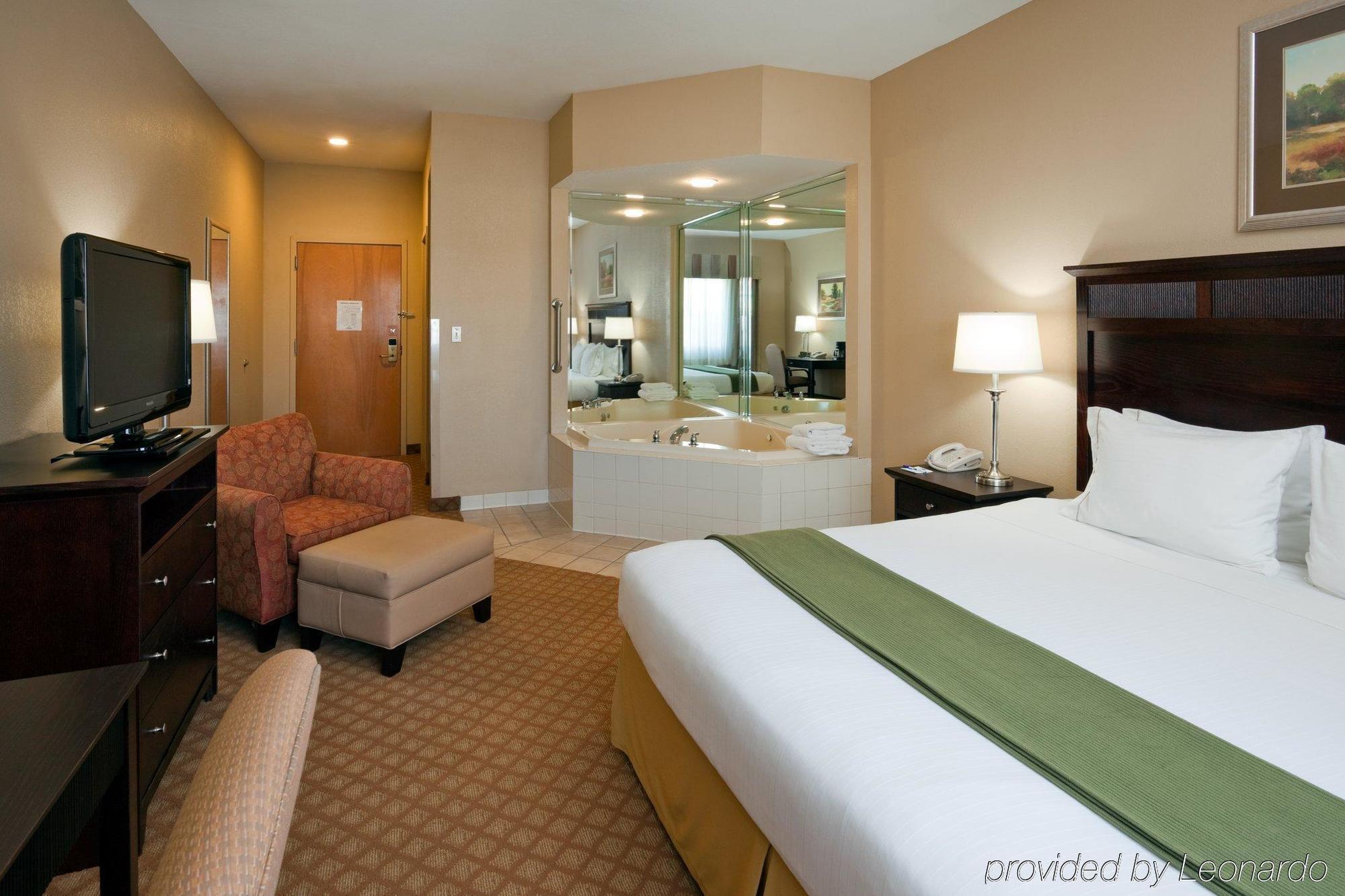 Quality Inn & Suites Hendersonville - Flat Rock Δωμάτιο φωτογραφία