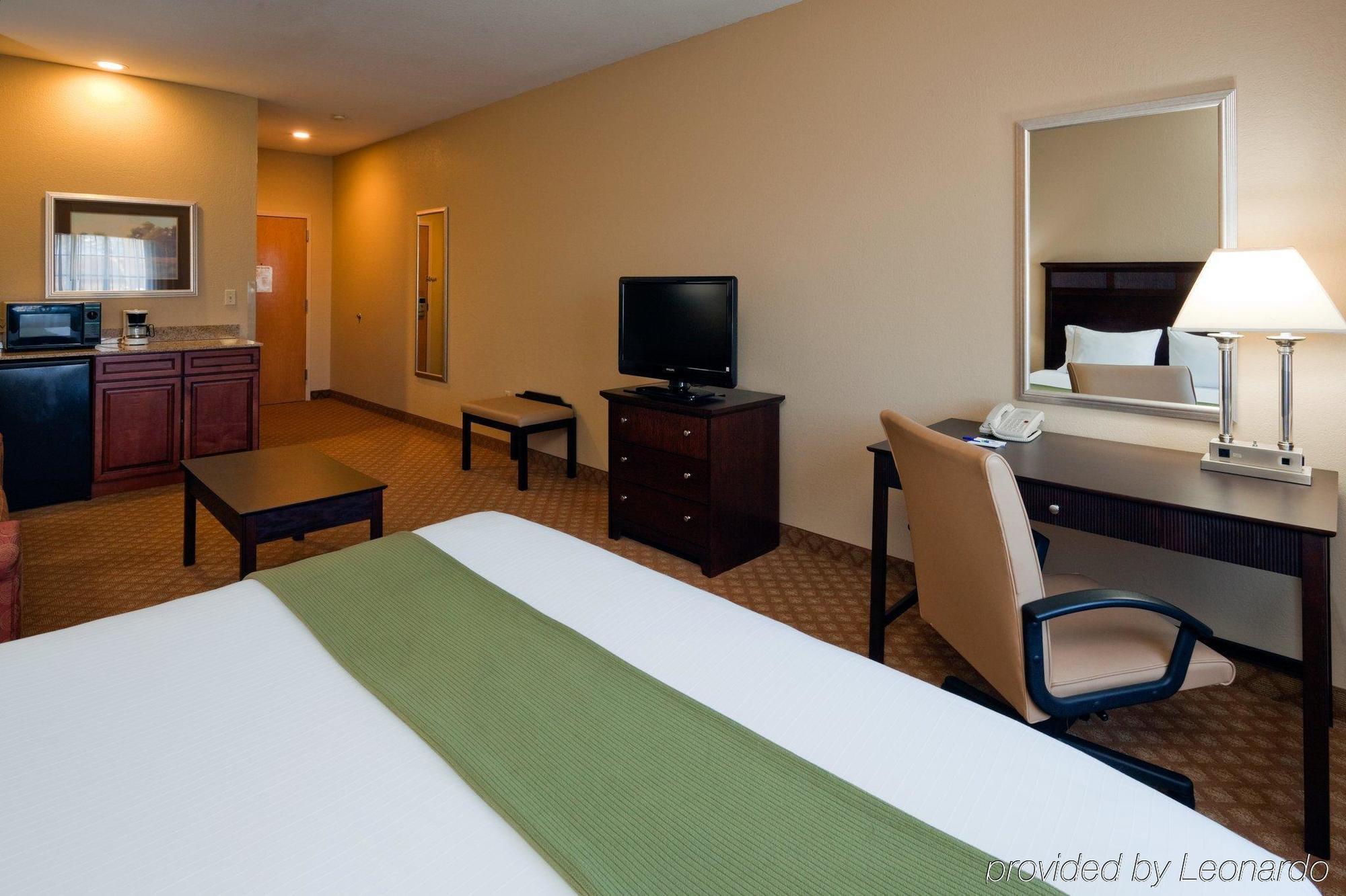 Quality Inn & Suites Hendersonville - Flat Rock Δωμάτιο φωτογραφία